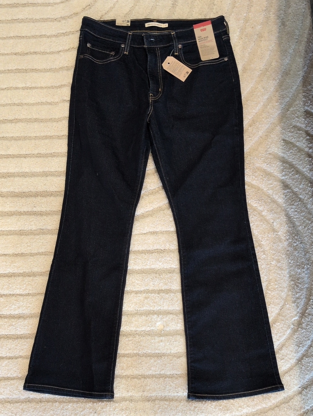 Levi's 725 High Rise Bootcut Women's Jeans